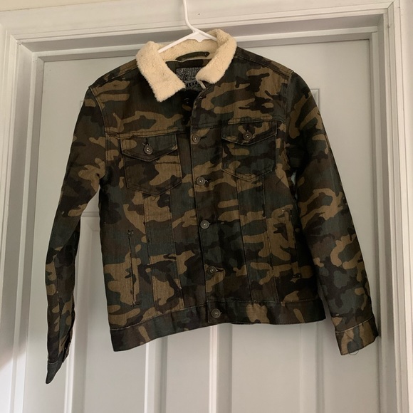 Boys Camo Sherpa lined jacket - Picture 3 of 5